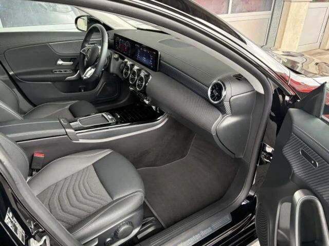 Mercedes-Benz CLA 180 Coupé Progressive