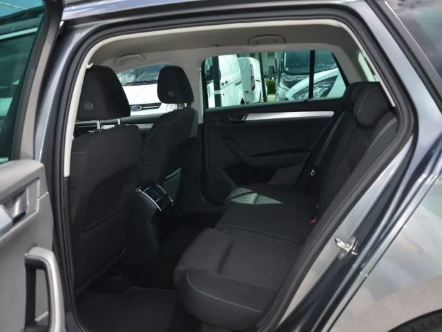 Skoda Superb Superb Kombi 2,0 TDI DSG LED VIRTUAL 1.Besitz