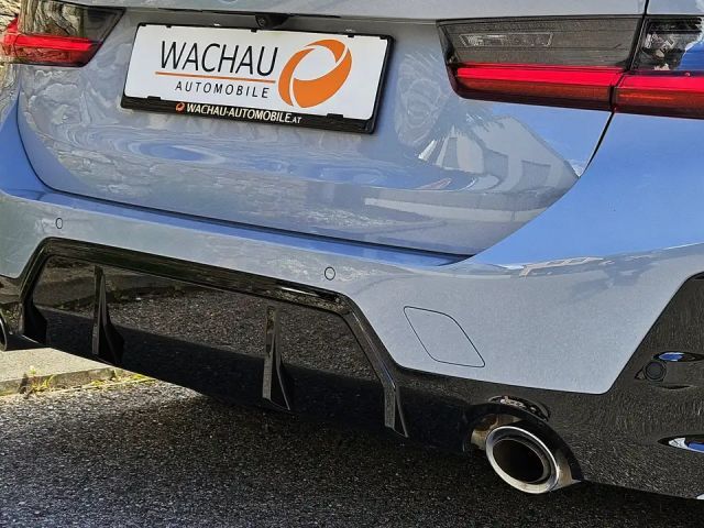 BMW 330 330i Touring xDrive