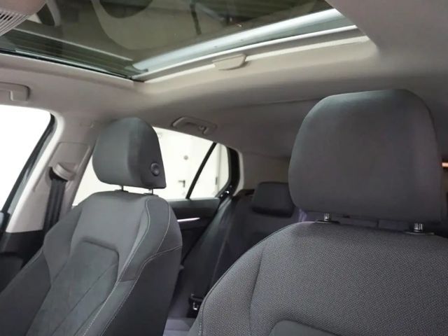 Volkswagen Golf 2.0 TDI DSG Style