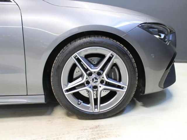 Mercedes-Benz CLA 200 AMG Line Coupé