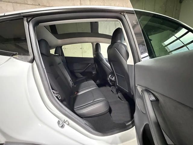 Tesla Model Y AWD Long Range