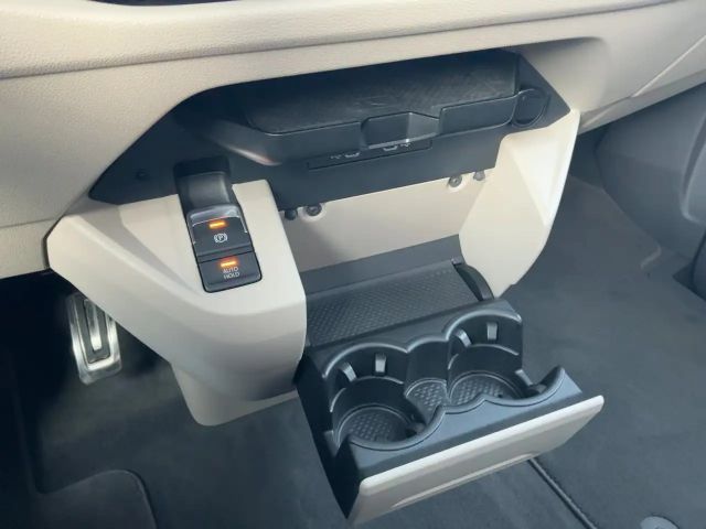 Volkswagen Multivan 2.0 TSI DSG Style T7