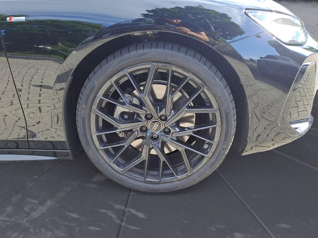 Audi A6 Avant Quattro S-Tronic