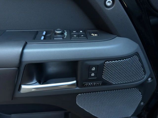 Land Rover Defender 90