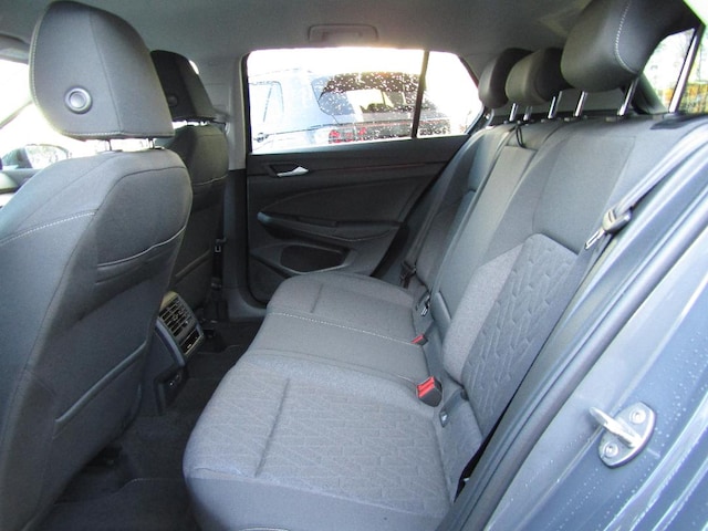 Volkswagen Golf 1.5 eTSI DSG