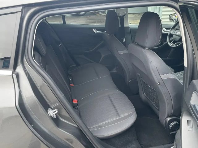 Ford Focus Cool & Connect Wagon