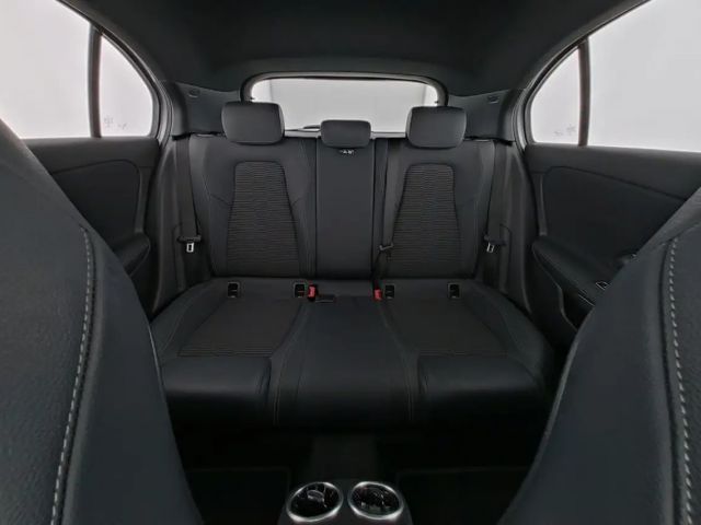 Mercedes-Benz A 180 Hatchback Luxury Line