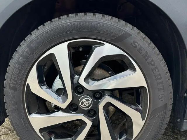 Toyota Aygo X S-CVT Team D