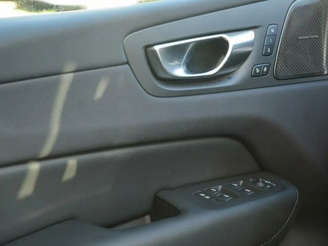 Volvo XC60 Dark Plus