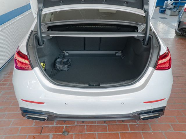 Mercedes-Benz C 200 AMG Line Sedan