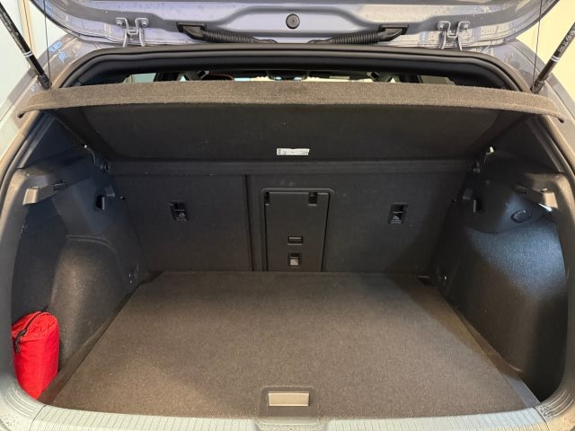 Volkswagen Golf 2.0 TSI Golf VIII