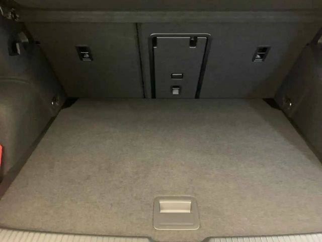 Volkswagen Golf *FACELIFT*ACC*DCC*NAVI*HUD*R-CAM*SHZ*19"*