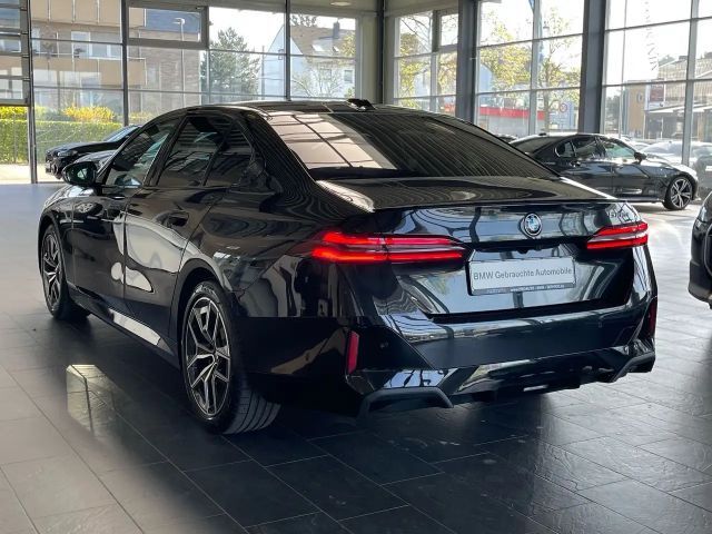 BMW 520 520d M-Sport Sedan