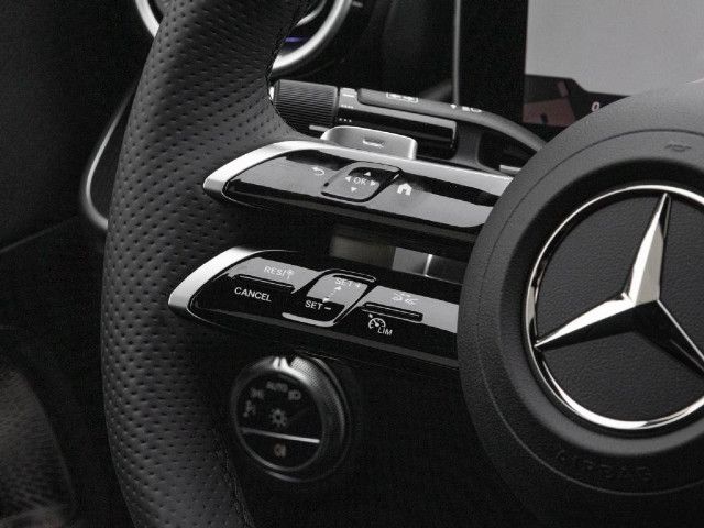 Mercedes-Benz C 200 AMG Line Sedan