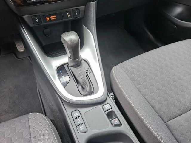 Toyota Yaris Hatchback Hybride Team D