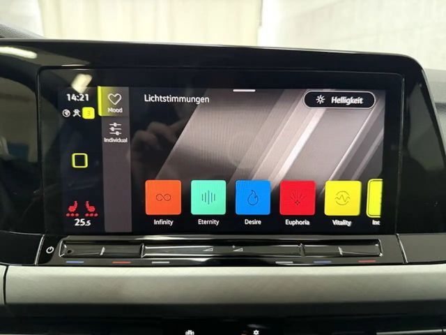 Volkswagen Golf Life