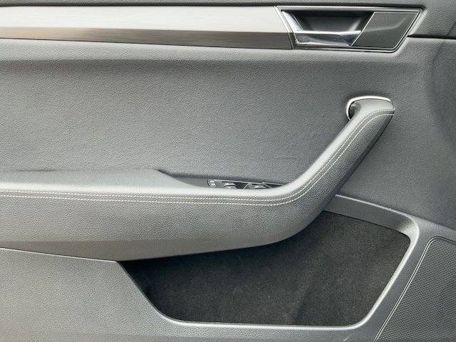 Skoda Superb 2.0 TDI Combi Style Style