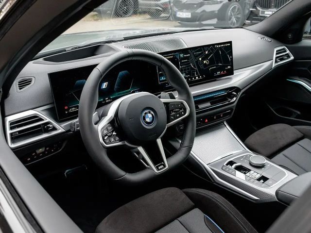 BMW 330 330e M-Sport Sedan xDrive