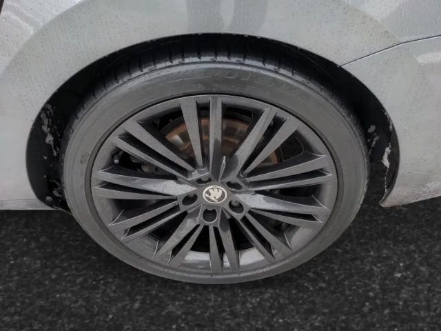 Skoda Superb 2.0 TDI Combi Style Style