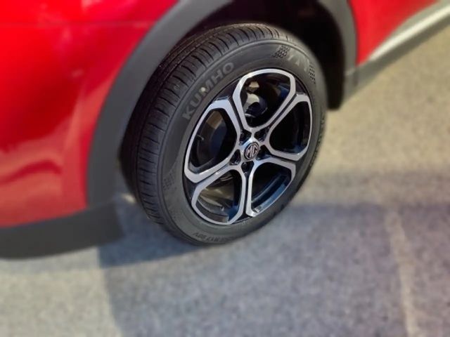 MG ZS + 1,5 MT Deluxe