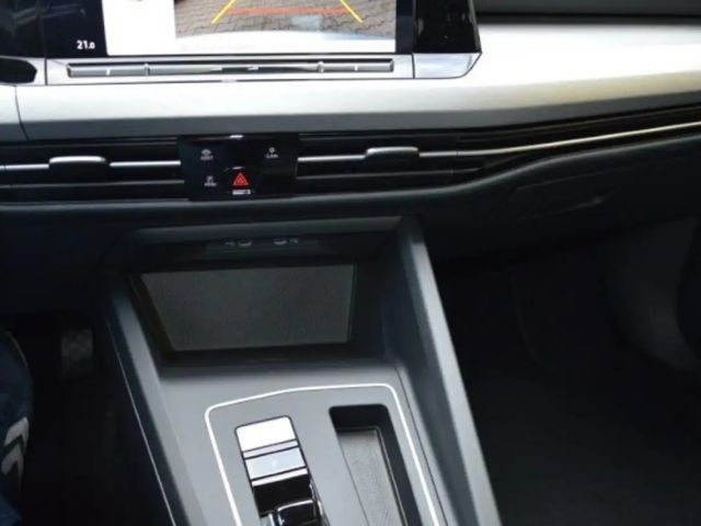 Volkswagen Golf Life Variant