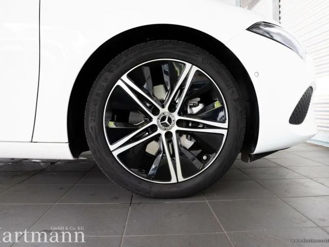 Mercedes-Benz A 200 Hatchback Progressive