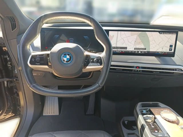 BMW iX xDrive40