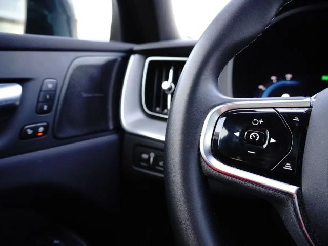 Volvo XC60 AWD R-Design Recharge