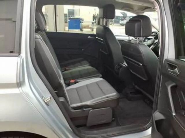 Volkswagen Touran 1.5 TSI DSG