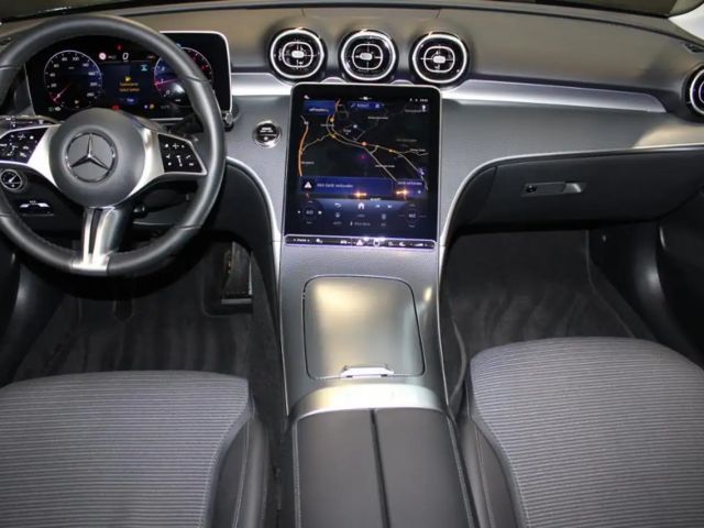 Mercedes-Benz C 180 AVANTGARDE Sedan