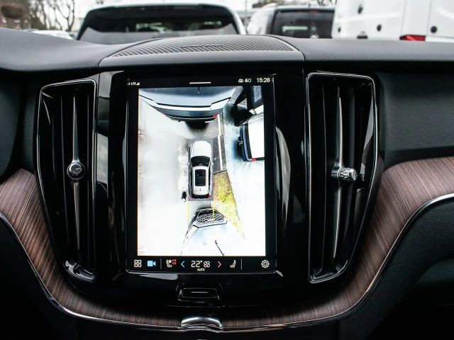 Volvo XC60 AWD Dark Plus