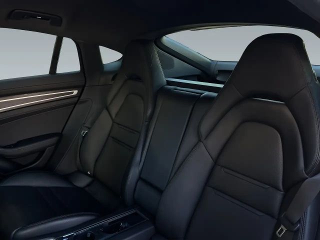 Porsche Panamera 4 E-Hybrid