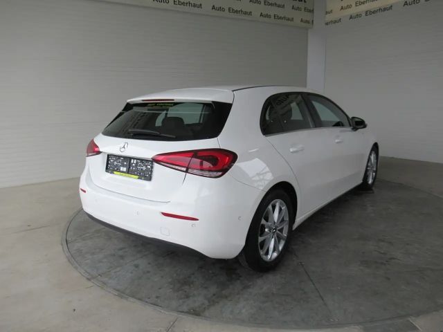 Mercedes-Benz A 180 A 180 d