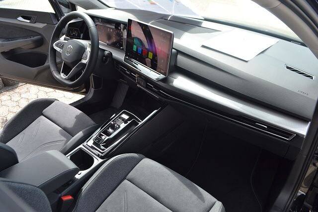 Volkswagen Golf DSG Pro Style Variant