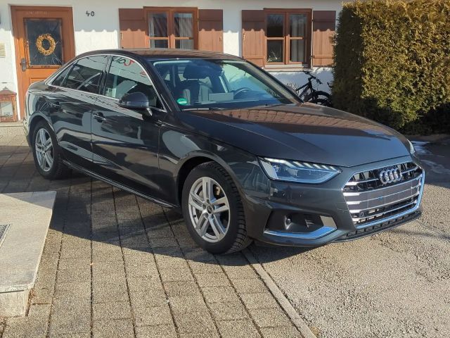 Audi A4 40 TFSI S-Tronic Sedan