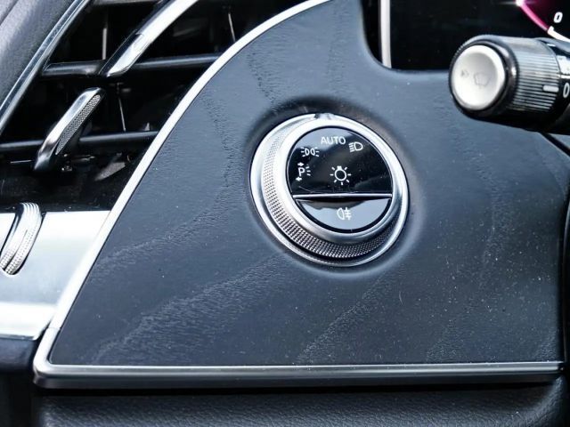 Mercedes-Benz E 220 AVANTGARDE E 220 d Sedan