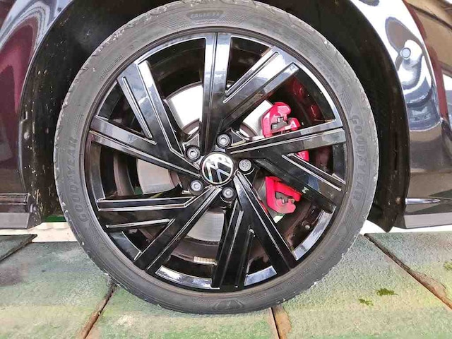 Volkswagen Golf Pano HUD Keyless IQLight DCC RearView