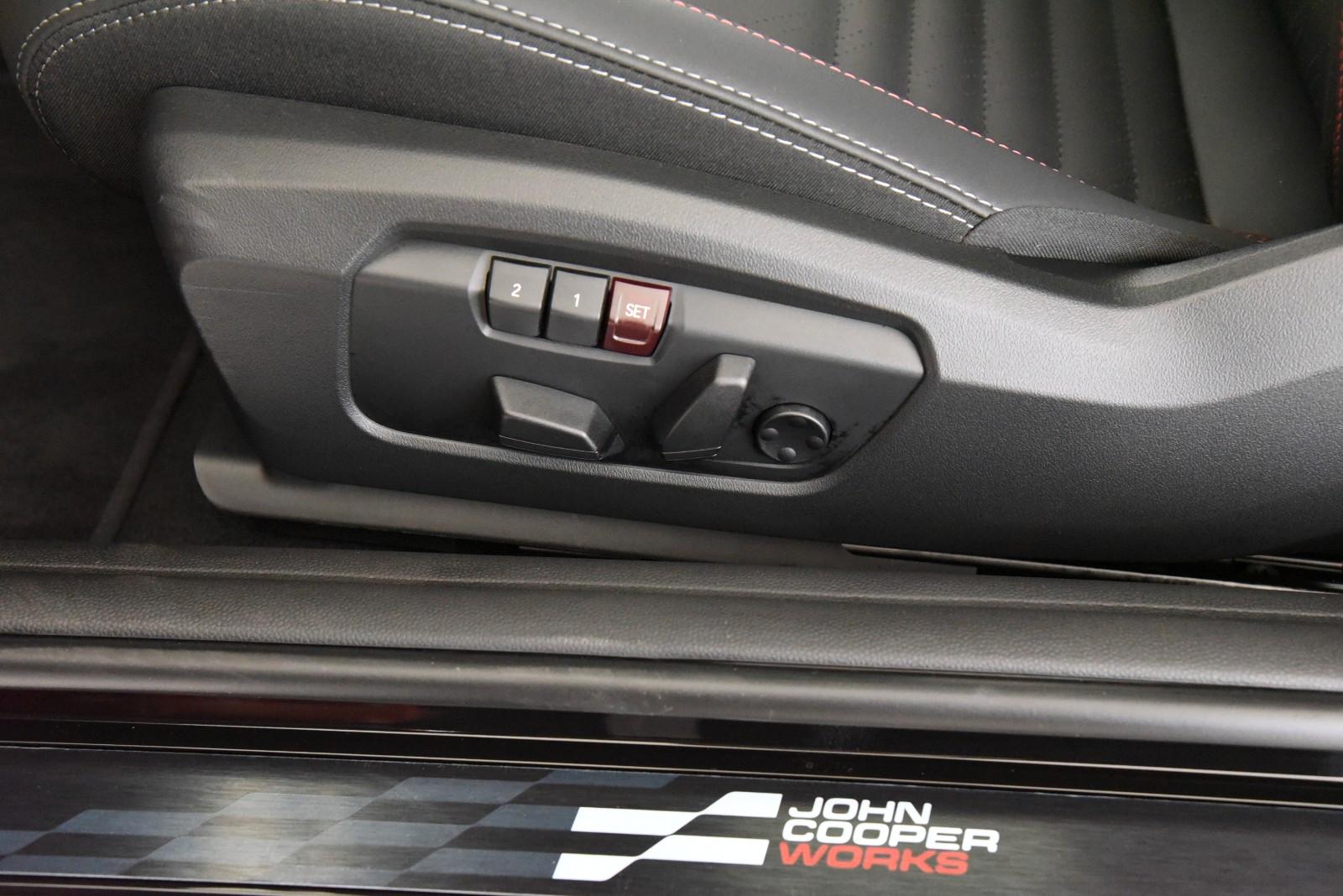 MINI Cooper John Cooper Works