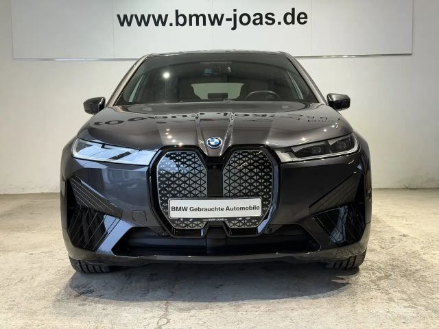 BMW iX xDrive40