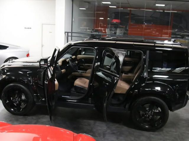 Land Rover Defender 110 D300 Dynamic HSE