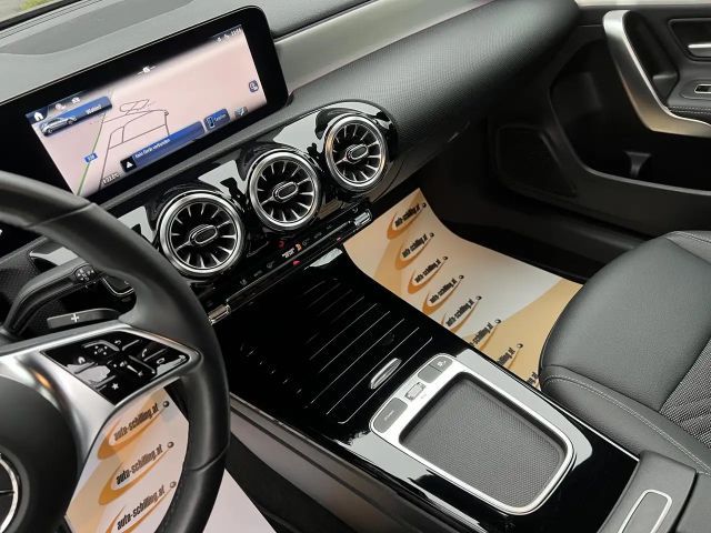 Mercedes-Benz A 180 Hatchback Progressive