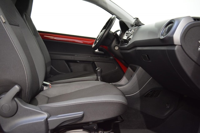 Volkswagen up! Active