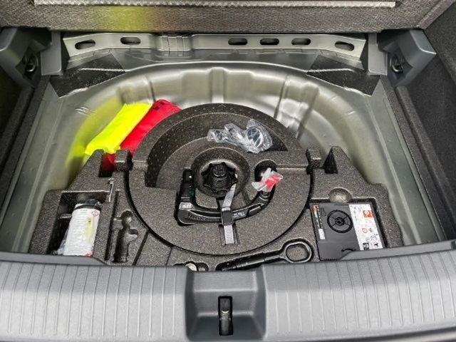 Volkswagen T-Roc GOAL KLIMA NAVI ALU AHK-abnehmbar Digitales Cockpi