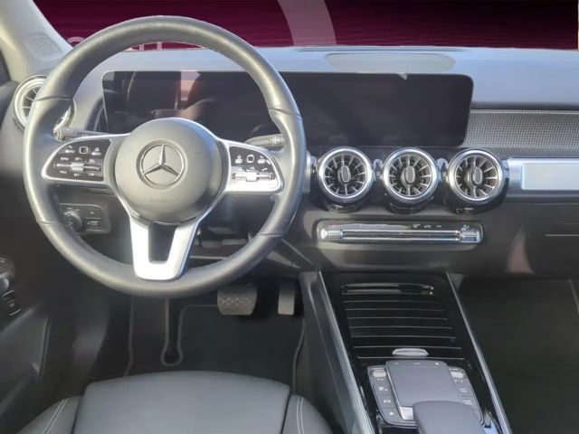 Mercedes-Benz GLB 200 AUTOM+MULTIBEAM+360°KAMERA+AHK+TOTW+PANO