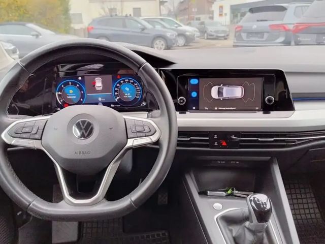 Volkswagen Golf Life Variant