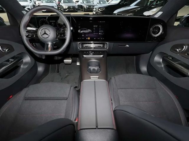 Mercedes-Benz CLA 350 4MATIC AMG Line