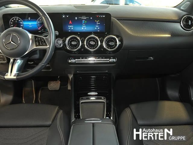 Mercedes-Benz B 200 Progressive Sedan