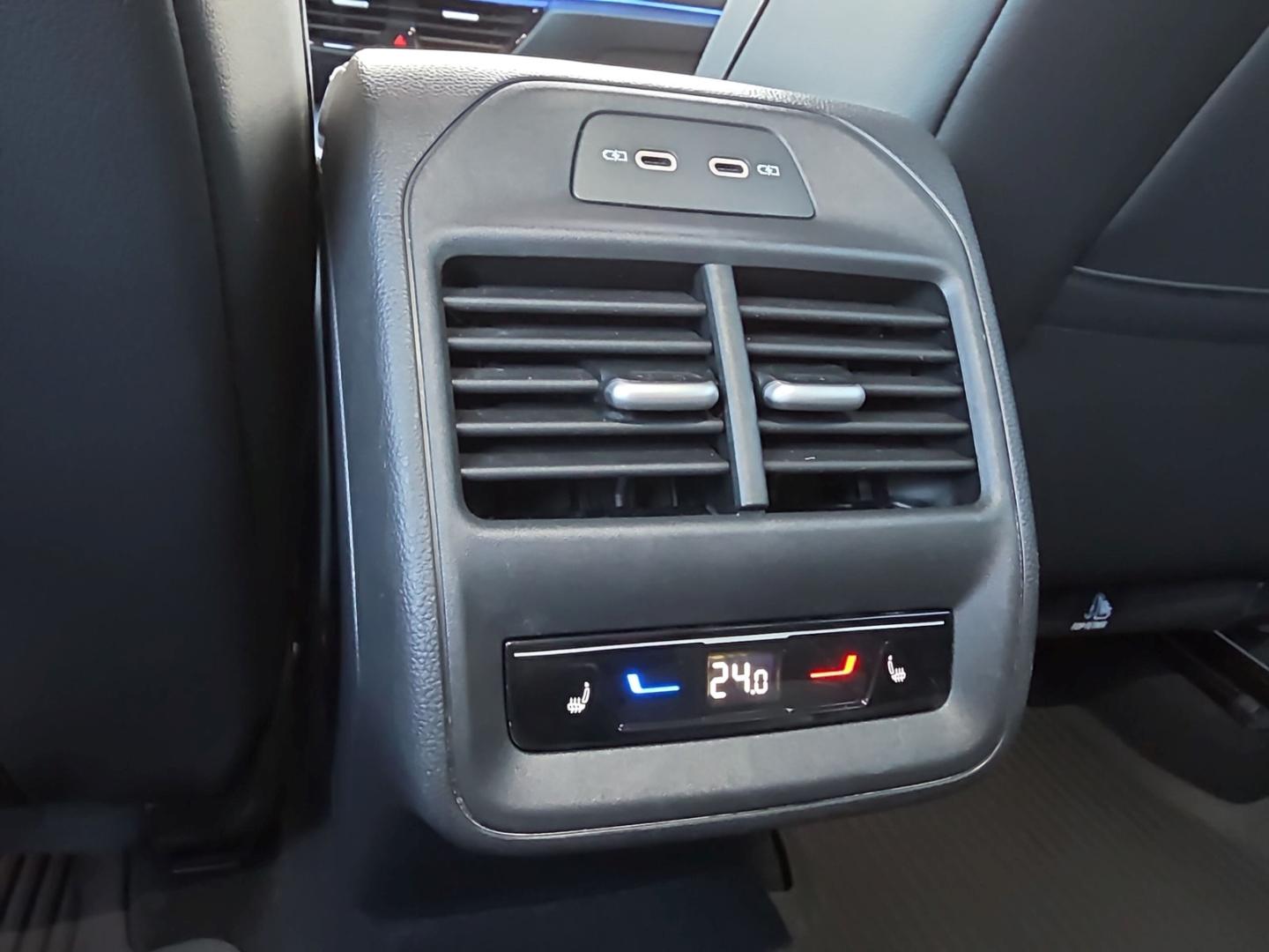 Volkswagen Passat 1.5 eTSI Business Variant