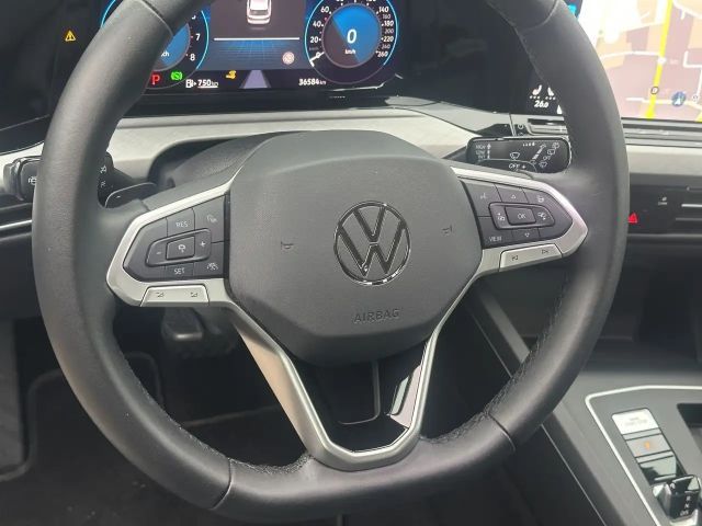 Volkswagen Golf 1.5 TSI DSG Life Variant